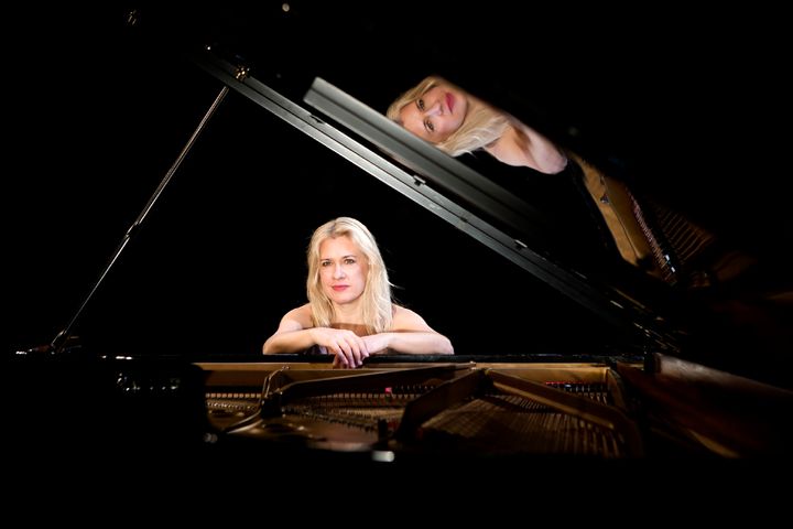 Tampere Chamber Music -festivaalin taiteellinen johtaja Heini Kärkkäinen toivoo, että festivaali tavoittaa uusia yleisöjä. Kuva: Minna Hatinen