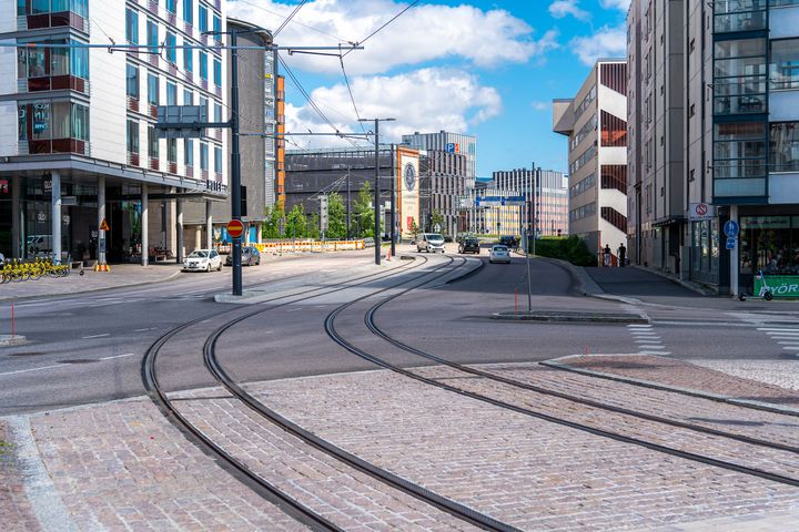 I Esbo har man byggt 12 hållplatser för Spårjokern. Det första provkörningsområdet som sträcker sig till Esbo är från Sockenbacka till Alberga. Bild: Taneli Lahtinen