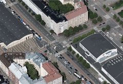 Ilmakuva Mannerheimintien, Eino Leinon kadun ja Toivonkadun risteyksestä. Kuva: Helsingin kaupunki.