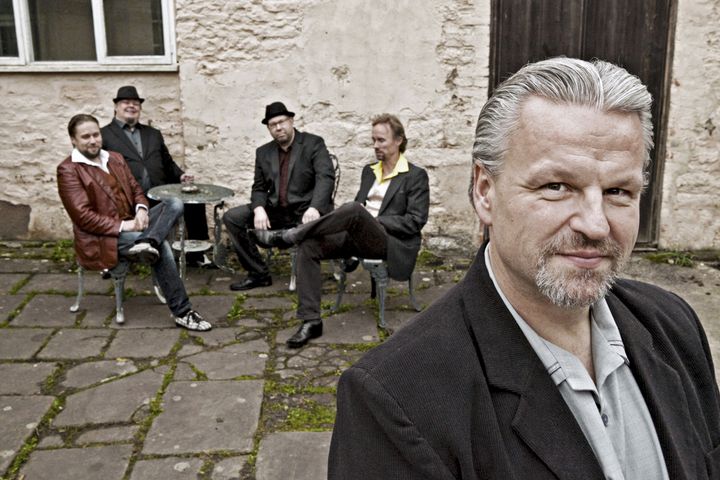 Vuoden yhtye Micke Bjorklof & Blue Strip julkaisee kymmenkertaisen Grammy-voittajan tuottaman albuminsa tämän viikon perjantaina. Kuva: Sam Dawson