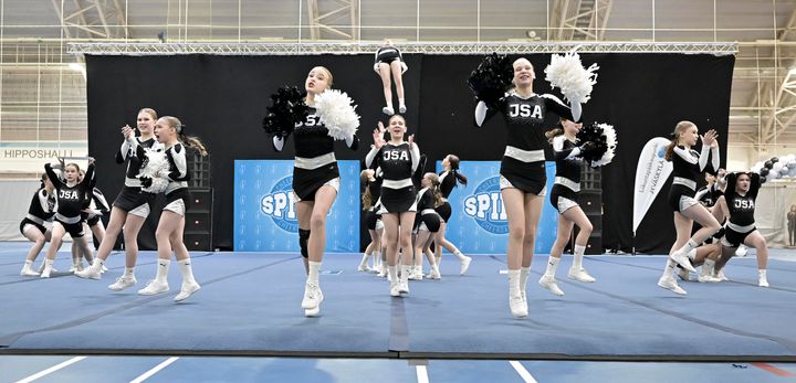 Opiskelijat sparrasivat muun muassa Jaguars Spirit Athletes -seuran hakemusta. Kuva: Esa Jokinen