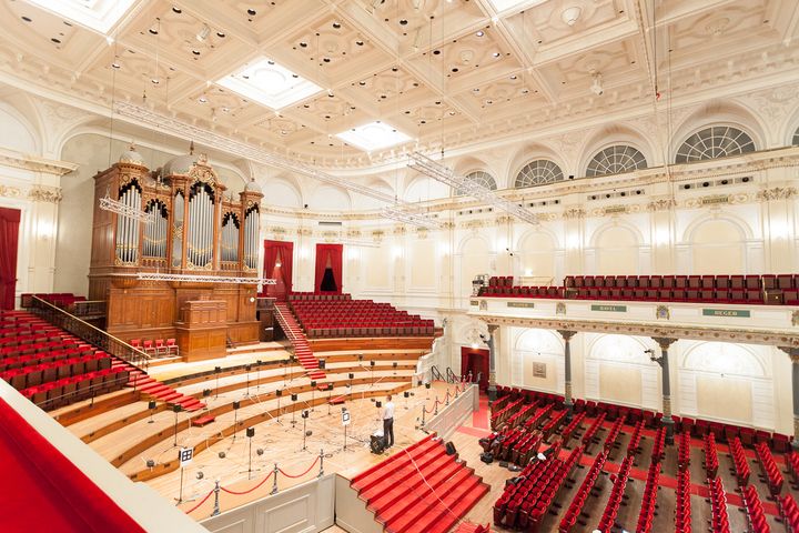 Suorakulmainen Amsterdamin Concertgebouw oli yksi tutkituista saleista. Kuva: Jukka Pätynen