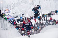 Naisten semifinaali
Edellä Myriam Trepanier (CAN), takana Maxie Plante (CAN)
Photocredit: Red Bull Content Pool / Victor Engström