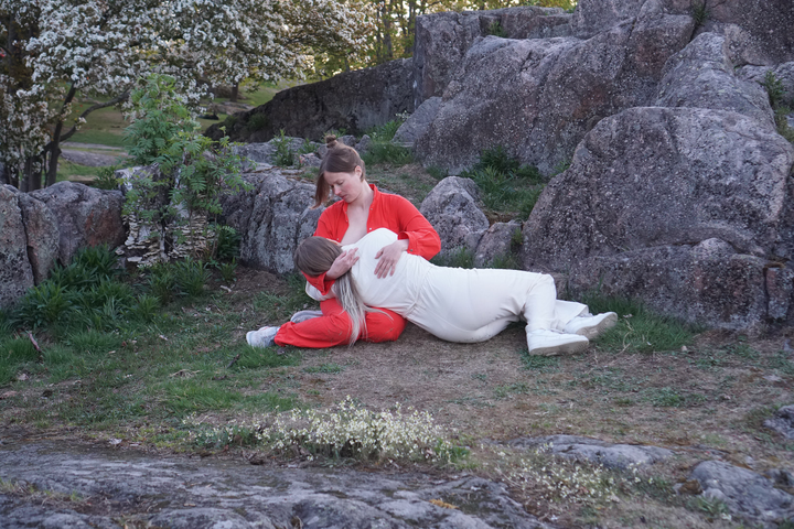 Anni Puolakka: Mjölkparken, 2022. Produktion still: Liinu Grönlund