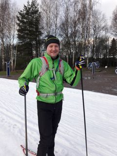 Mika Terhelä tekee mielellään vaativaa ajatustyötä raikkaassa ulkoilmassa. 
Kuva otettu Espoon Oittaalla 30.12.2017.