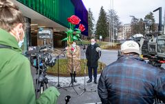Median haastateltavana apulaisylilääkäri Eeva Ruotsalainen ja hallintoylilääkäri Teppo Heikkilä.