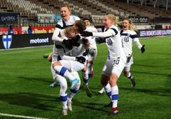 Lämpöpumppuvalmistaja Daikin tukee myös naisten jalkapallomaajoukkue Helmareita