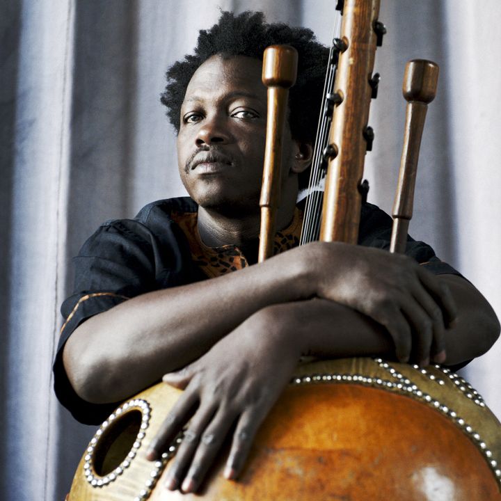 Ba Cissoko esiintyy Maailma kylässä -festivaalilla Songhoy Bluesin sijaan. Kuva: Wulf von Gaudecker