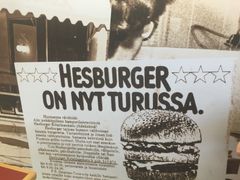 Hesburgerin lehtimainos vuodelta 1980.