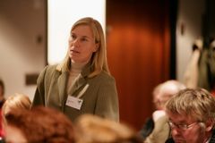 Pellervon taloudellisen tutkimuslaitoksen tutkimusjohtaja Paula Horne huomautti, ettei hiilen sitoutuminen suinkaan lopu metsän kaatamisen jälkeen.  
Kuva: Jakke Nikkarinen/STT Info Kuva. Kuvat ovat vapaasti käytettävissä. Kuvia julkaistaessa pyydämme ma