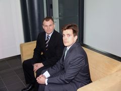 Marko Viljanen (vas.) JM Tiedosta ja Juha Iskala Intrum Justitiasta