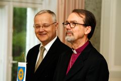 Espoon hiippakunta, piispa Mikko Heikka. Kuva: Johanna Viljakainen/STT Info Kuva. Kuvat ovat vapaasti käytettävissä. Kuvia julkaistaessa pyydämme mainitsemaan lähteen: kuvaajan nimi ja STT Info Kuva. Kuvat ovat painokelpoisia. Jos kuva ei suuren koonsa vu