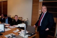 Vientitakuiden kysyntä kasvoi viime vuonna lähes 400 %, kertoo varatoimitusjohtaja Topi Vesteri Finnverasta.
Kuva: Petri Asikainen/STT Info Kuva. Kuvat ovat vapaasti käytettävissä. Kuvia julkaistaessa pyydämme mainitsemaan lähteen: kuvaajan nimi ja STT I