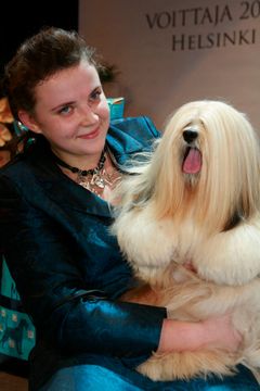 Näyttelyn parhaimmaksi koiraksi valittiin lhasa apso Chic Choix Sky's The Limit, jonka omistaa Lauryna Rubikaite Liettuasta. Kuva: Jukka Kaitala. Kuvat ovat vapaasti käytettävissä. Kuvia julkaistaessa pyydämme mainitsemaan lähteen: kuvaajan nimi ja STT In