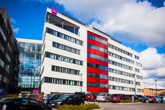 DNA Talo, DNA Oy:n pääkonttori osoitteessa Läkkisepäntie 21, 00620 Helsinki.
Kuvaaja: Risto Vauras
Koko: 9,37 Mt