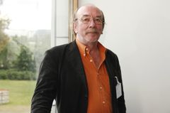 Kansainvälinen konsultti Nigel Cantwell luennoi sijaishuollon mailmanjärjestön FICE:n konferenssissä keskiviikkona. Kuva: Johanna Viljakainen/STT Info Kuva. Kuvat ovat vapaasti käytettävissä. Kuvia julkaistaessa pyydämme mainitsemaan lähteen: kuvaajan nim
