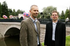 Projektipäällikkö Juha Saarikoski ja diplomi-insinööri Jussi luokkakallio. Kuva: Jakke Nikkarinen/STT Info Kuva. Kuvat ovat vapaasti käytettävissä. Kuvia julkaistaessa pyydämme mainitsemaan lähteen: kuvaajan nimi ja STT Info Kuva.
Kuvat ovat painokelpoi