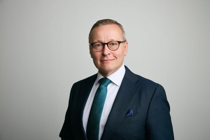 Seuraavissa YEL-järjestelmän kehittämisvaiheissa pitää kysyä, miten pidennetään yrittäjien työuria ja tuetaan heidän työkykyään, sanoo Elon toimitusjohtaja Carl Pettersson.