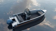 Designed for versatility, the new center console Buster Mcc falls within the highly popular five-meter class, making it an excellent choice as a spacious commuter boat or a multi-purpose vessel for summer houses. As a center console version, the Buster M offers a fun and sporty driving experience.