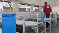 Röda Korsets fältsjukhus med 60 platser inrymmer bland annat en operationssal, förlossningsavdelning och jourpoliklinik.