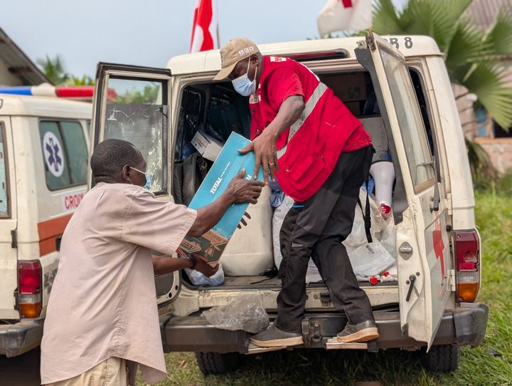 Paikallisen Punaisen Ristin vapaaehtoiset ovat avainasemassa ebolan vastaisessa työssä Kongon demokraattisessa tasavallassa. Kuva: IFRC.