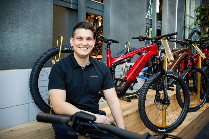 "Tässä markkinassa yrityksen täytyy pystyä reagoimaan nopeasti siihen, mitä ympärillä tapahtuu", sanoo Ebike Centerin perustaja Timo Uotila.
