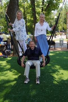 Ursula Blässar Pia Hartwall Erkki Ikäheimo yhteistyö lahjoitus Joy of Play Kiova