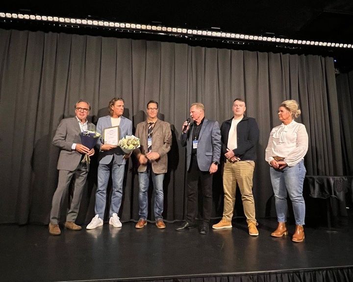 Vuoden liikuntapaikkamestarin palkitsemistilaisuus. Kuvassa vasemmalta liikuntaneuvos Risto Ikäheimo, Kari Koskinen, Mika Nurminen, Jarmo Luuri, Jere Sinkkonen ja Sari Sarpaneva.