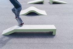 Siirreltävät obstaakkelit sopivat niin kaupunkitiloihin kuin koulupihoillekin.