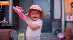 Alppikylän Setlementtiasuntojen asukkaat järjestävät pihatalkoita ja pyörittävät hävikkiruokajakelua alueen asukkaille. Ruutukaappaus videolta.