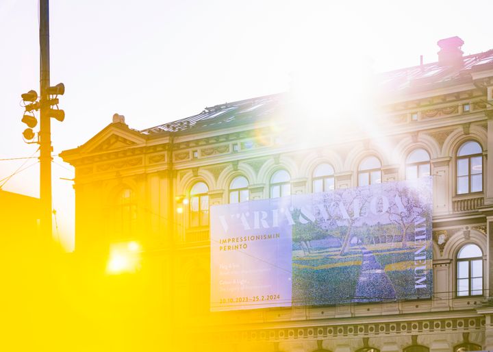 The Ateneum reaches the magic milestone of 500,000 annual visitors.