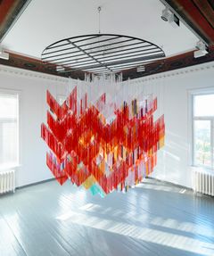 Outi Pieski: Beavvit (Rising Together) (2019). Nasjonalmuseet for kunst, arkitektur og design, Oslo. Kuva: Nasjonalmuseet for kunst, arkitektur og design / Annar Bjørgli.