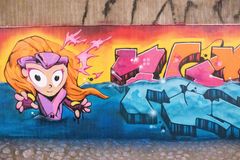 Supersankarihahmo graffititeoksessa raitiolinjan 13 tunnelissa Vallilanlaaksossa.