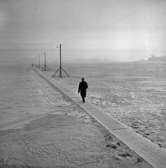 Talvitie Kaivopuistosta Suomenlinnaan 1940-luvun loppupuoliskolla