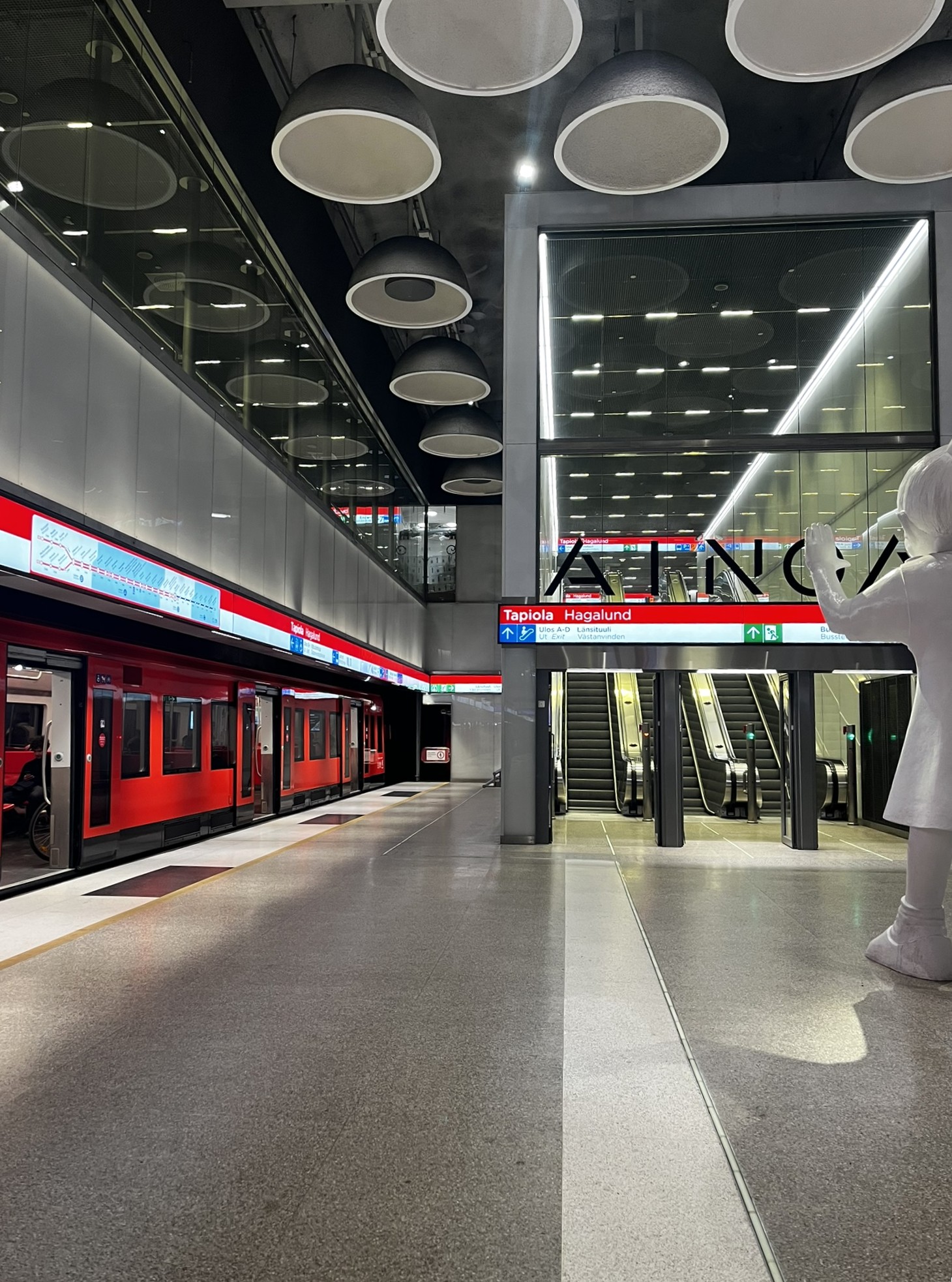 Tapiolan metroaseman liukuportaita suljetaan huoltotöiden vuoksi kesäksi