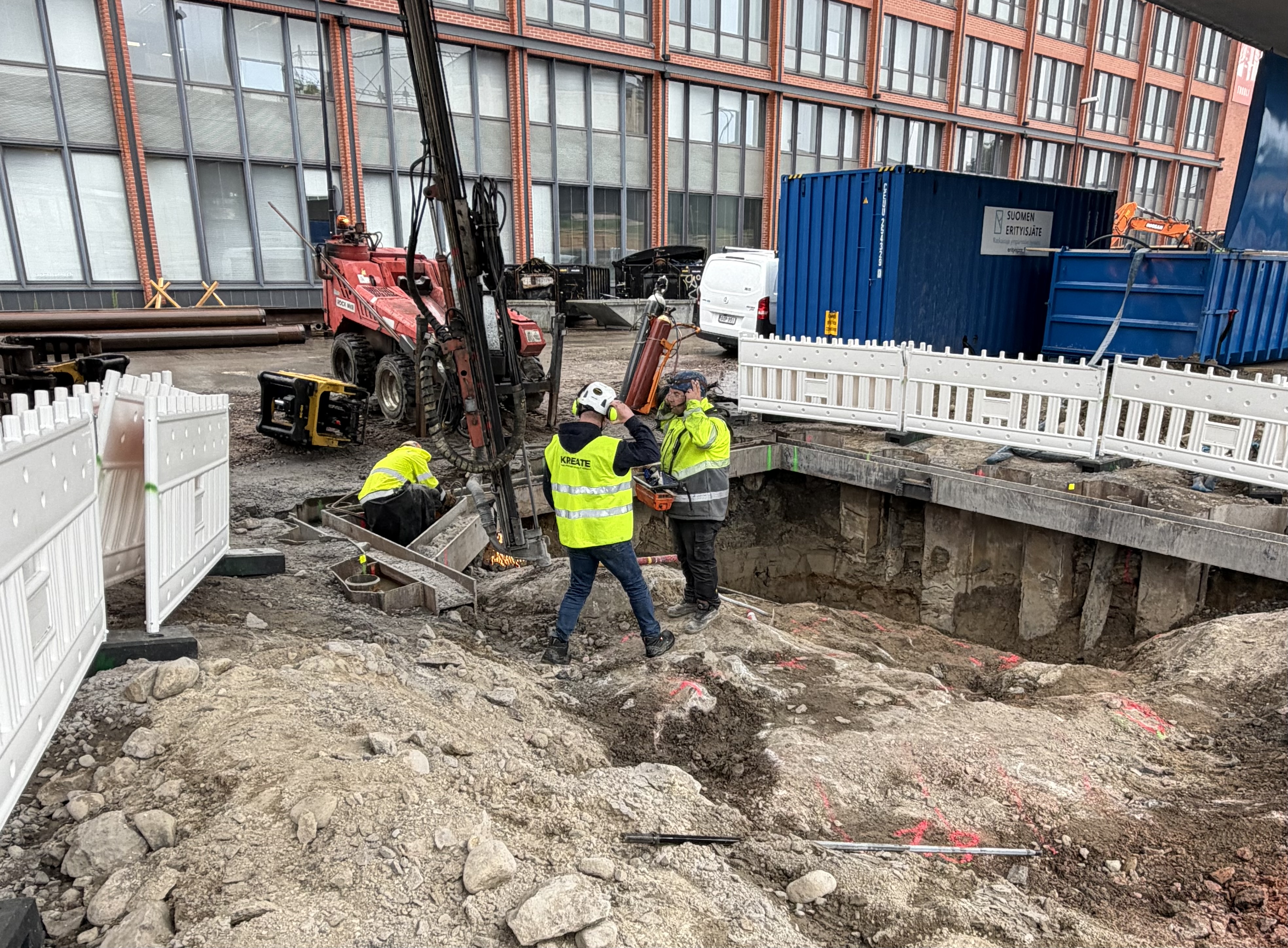 Junatien metrosillan louhinnat alkavat Kalasatamassa