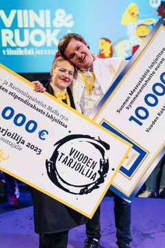 Vuoden Tarjoilija 2023 on Kirsi Seppänen ja Vuoden Kokki 2023 Johan Kurkela.