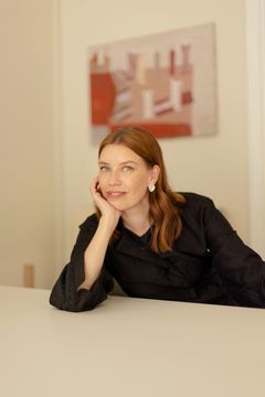 Helander näkee muotoilun yhteiskunnallisen roolin tärkeänä. Hän kokee, että estetiikka on yksi ihmisen perustarpeista.