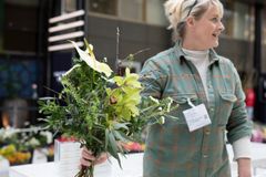 Kevätmessuilla järjestetään jälleen päivittäin suosittuja kimppuhuutokauppoja.