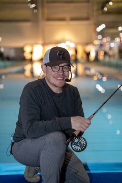 30 metriä pitkällä perhobaanalla pääsee kokeilemaan heittoja suomen perhokalastusmaajoukkueenkin kipparina toimineen Jani Ollikaisen opastuksella.