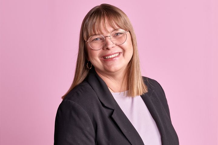 Laura Asmala on vahva kehittäjä, jolla on runsaasti työkokemusta tapahtuma- ja palvelualoilta.