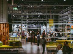 Habitare Materials -alueella tutkittiin lukuisten eri valmistajien materiaaleja ja kokeiltiin niiden yhteensopivuutta toisiinsa.  Kuva: Habitare / Henry Vogt.