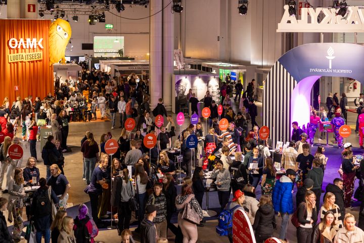 Suomen suurin opiskelu- ja uratapahtuma Studia kokosi Helsingin Messukeskukseen 19 089 tulevaisuuttaan suunnittelevaa nuorta.
