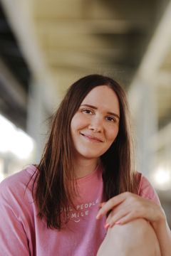 Paqpa (Beata Edla Sofia Rodas) on yksi Suomen tunnetuimmista peliviihteen tekijöistä ja YouTube-vaikuttajista.