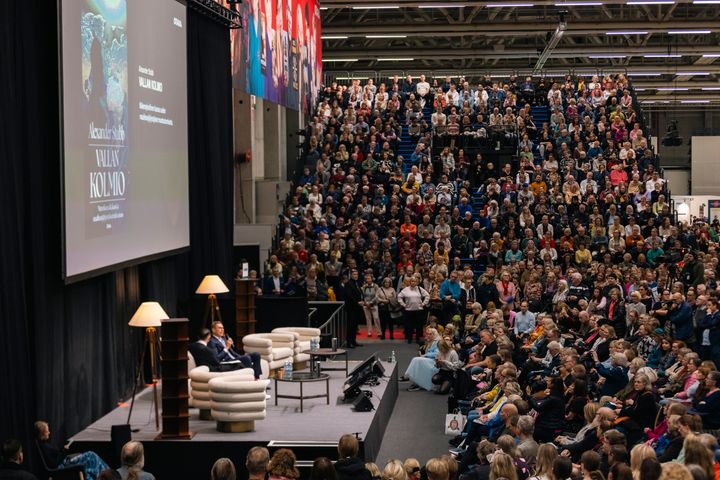 Helsingin Kirjamessuilla 2025 vieraili yli 100 000 kirjallisuuden ystävää.