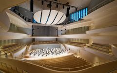 Konserttisalin akustiikka, arkkitehtuuri ja tekniset ratkaisut edellyttivät suunnittelulta ja rakentamiselta poikkeuksellista tarkkuutta.