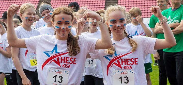 Hesburgerin ja Suomen Urheiluliiton H-hetki-koululaisliikuntaohjelma ja Hese-kisat liikuttavat vuosittain 85 000 alakoululaista.