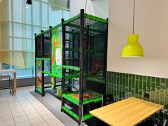 Turun CM Länsikeskuksen Hesburgerin asiakastiloihin rakennettiin myös lasten leikkipaikka.
