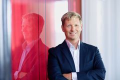 DNA:n yritysliiketoiminnan verkko- ja pilvipalveluiden johtaja Kaapro Kanto.