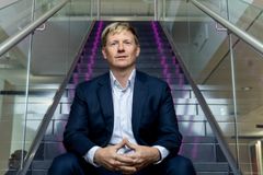 DNA:n yritysliiketoiminnan verkko- ja pilvipalveluiden liiketoimintajohtaja Kaapro Kanto